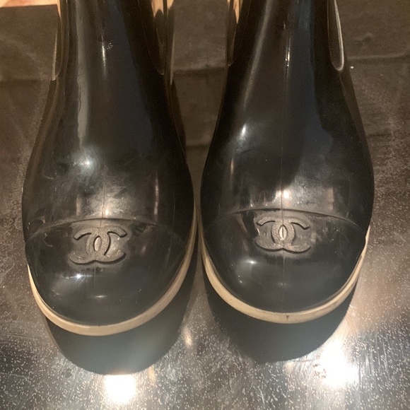 Chanel rain boots - Picture 4 of 5